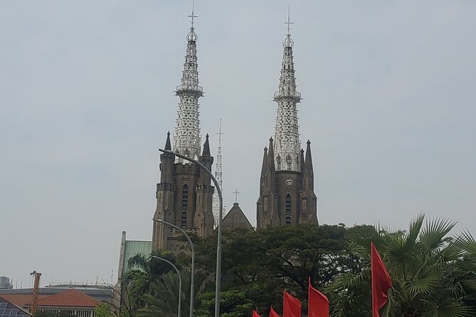 Highlights of Jakarta City : Half-Day Tour All around Jakarta - Riding the train toward Jakarta’s old center