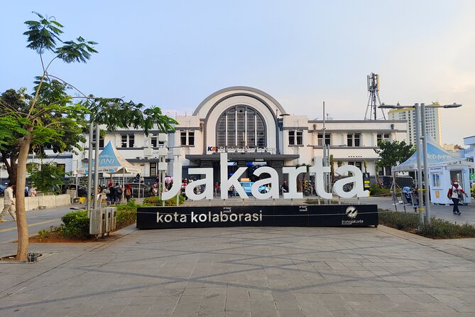 Highlights of Jakarta City : Half-Day Tour All around Jakarta - Glodok Chinatown, the tour’s liveliest finish