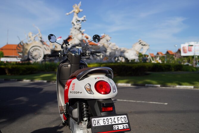 Honda Scoopy Rental in Bali - Inspecting the Bike Before You Ride