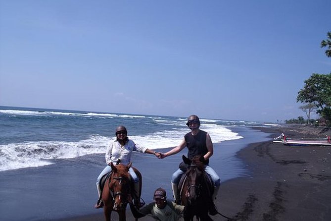 Horse Riding on the Black Sand Beach and Free Hotel Transfers - Why the private transfer adds real value