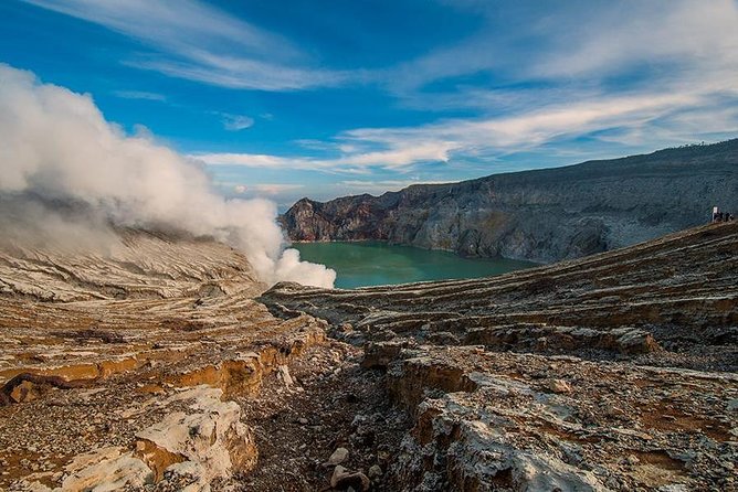 Ijen Blue Fire & Sunrise Sharing Tour - The crater descent and blue fire