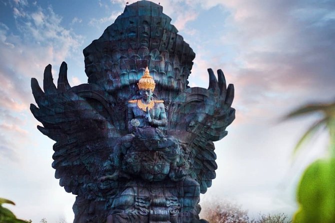 Indonesia: Garuda Wisnu Kencana - Kecak at 18.00 is the natural finale