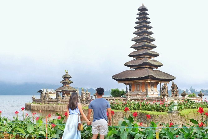 Instagram Tour in Bali: The Most Beautiful Spots - Ulun Danu Beratan and the floating temple view