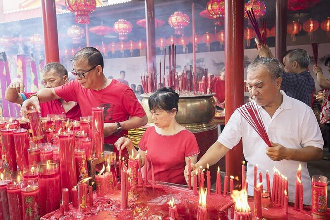 Jakarta Full-Day Highlights Tour with Transfer - Dharma Bhakti Temple and the Glodok district