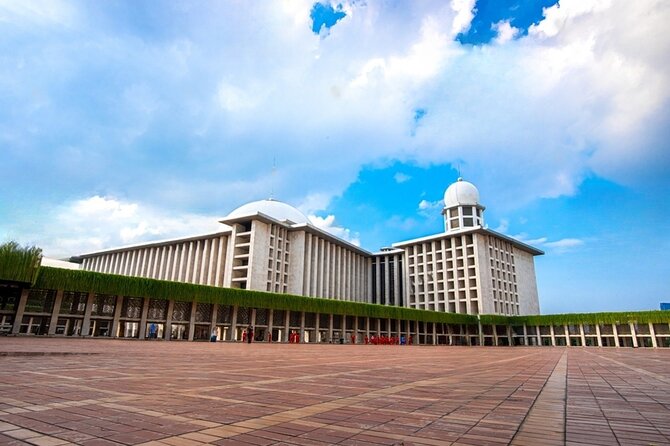 Jakarta Full-Day Highlights Tour with Transfer - Makutharama and the art of wayang kulit