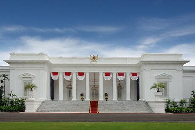 Jakarta Half-Day Guided Tour with a Private Fun Local Host - Monas, Indonesia’s golden flame