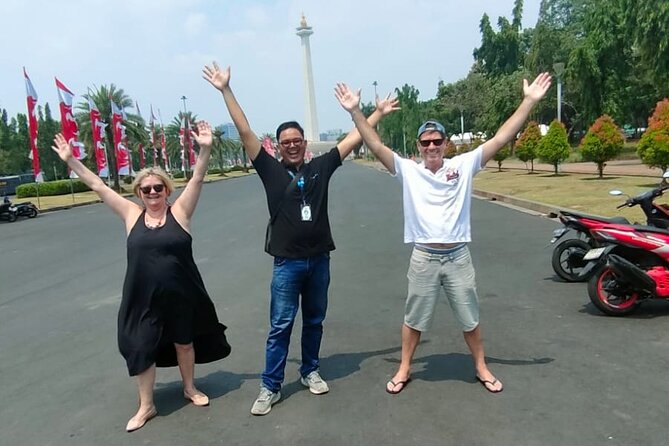 Jakarta Half Day Visit The Monument with Highlight City Tour - Glodok Chinatown and the old trading city