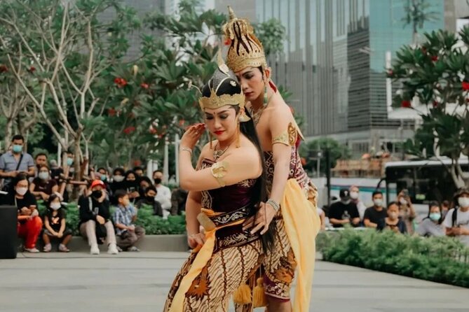 Jakarta Indonesian Culture in half Day - Batik shopping without a forced purchase