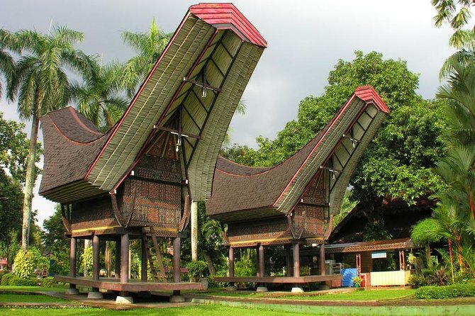 Jakarta: Miniature Park, National Museum & Traditional House Tour - Why Taman Mini is the heart of the day