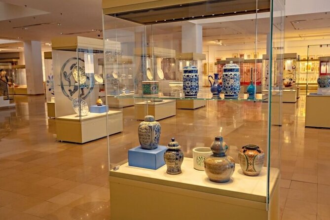 Jakarta: Miniature Park, National Museum & Traditional House Tour - Batik gives the cultural story a hands-on angle