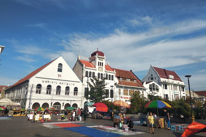 Jakarta Private City Tour with Obama School visit - Glodok Chinatown and Petak Sembilan Temple