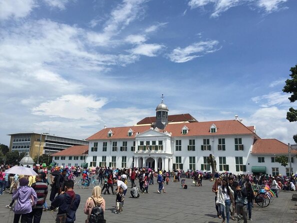 Jakarta Private Custom Walking Tour with A Guide - Key points to know before booking