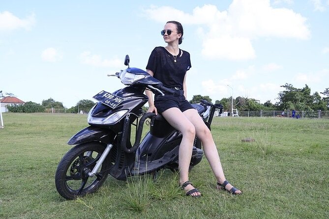 Jakarta Scooter Lessons and Motorcycle Lessons - Safety gear and control practice