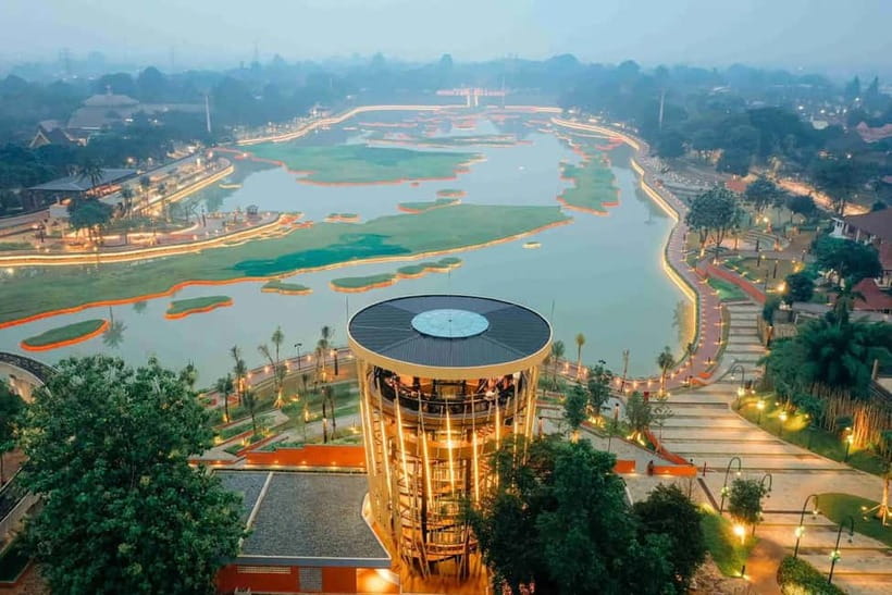 Jakarta: Taman Mini Indonesia Cultural Park Entry Ticket - Traditional dance and music performances