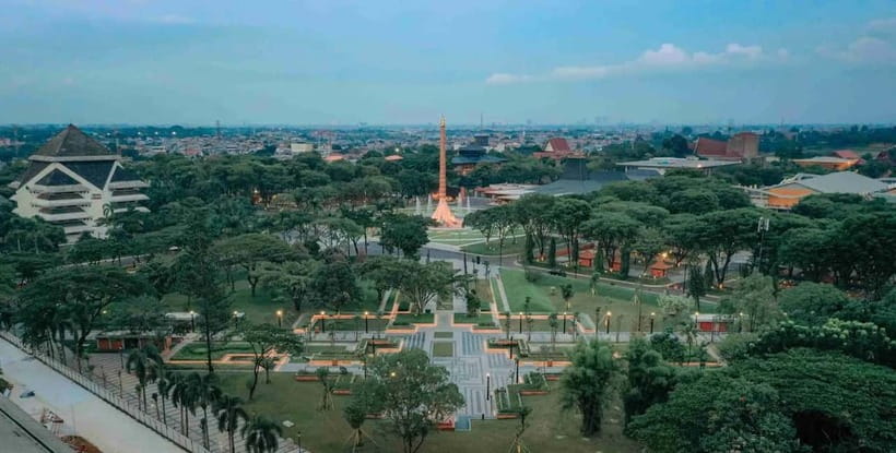 Jakarta: Taman Mini Indonesia Cultural Park Entry Ticket - Dress and atmosphere