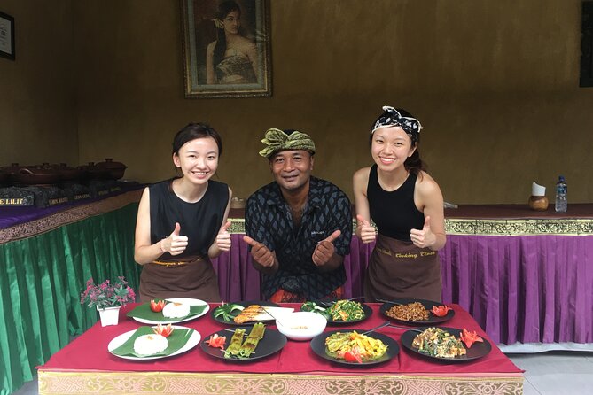 Jambangan Bali Cooking Class - From the market in Tegallalang to the family kitchen