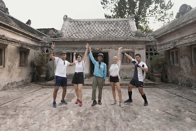 Jogja Hidden Gems - Cycling Tour - Kampung lanes and local urban life