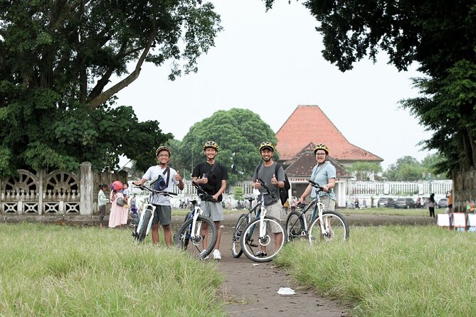 Jogja Hidden Gems - Cycling Tour - The Sultanate, Kraton, and Tamansari