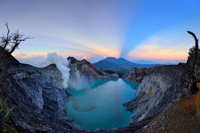 Kawah Ijen Blue Fire Tour - Share Package - The walk back and the shared-tour rhythm