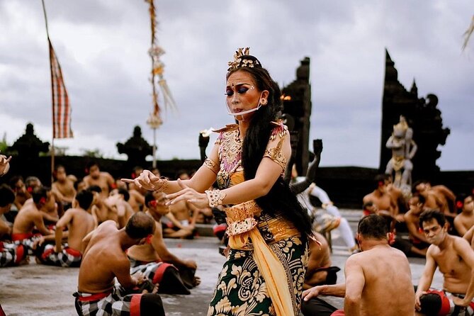 Kecak and Fire Dance Ticket at Uluwatu Temple - Getting there from Jimbaran and handling traffic