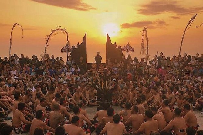 Kecak fire dance and uluwatu temple tour - free wifi - Ending at Jimbaran Beach