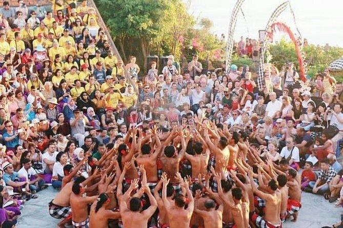 Kecak fire dance and uluwatu temple tour - free wifi - A private car with useful basics