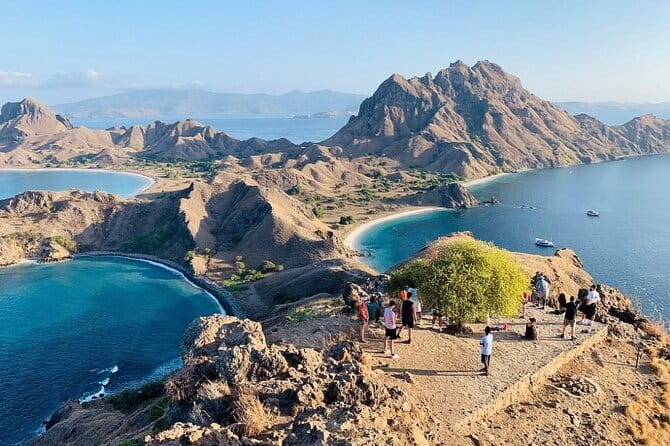 Komodo Islands with Speedboat in Labuhan Bajo - Taka Makassar: a tiny sandbar in bright water