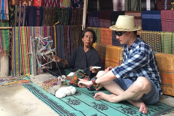 Kuta Tour (South Of Lombok Beutiful Tour) - Sukarare and the patience of hand weaving