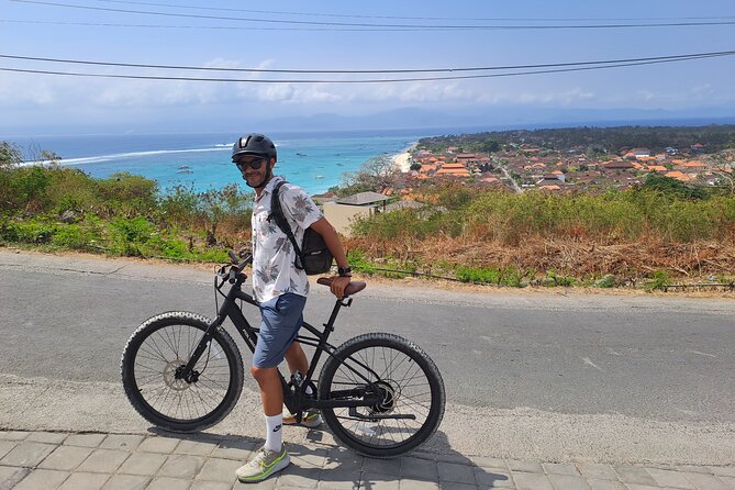 Lembongan Electric Bike tour - Starting at Sanghyang Bay and getting comfortable on the bike