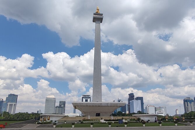 Look at Jakarta Local Experience Tour With Boating - The guides are a major part of the experience