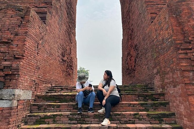 Majapahit Heritage Archaelogy tour via surabaya - Bajangratu and the character of red brick
