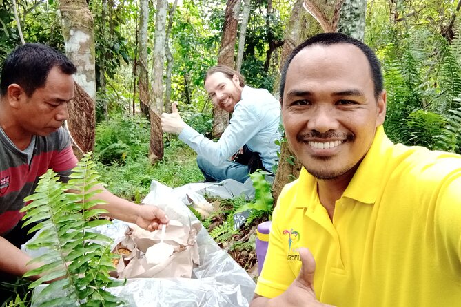 Medan - Bukit Lawang Fullday Tour - Lunch, bananas, and a break in the forest