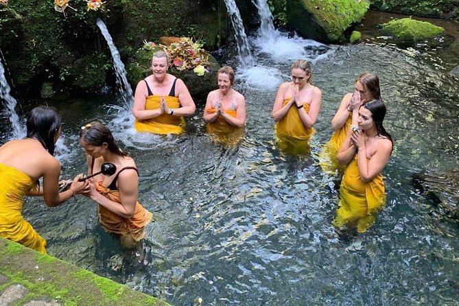 Meditate with a Shaman - Mengening Temple before the crowds