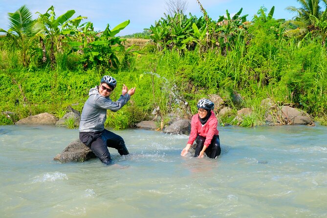 Menoreh Village Cycling - Meeting farmers and seeing how rice is grown