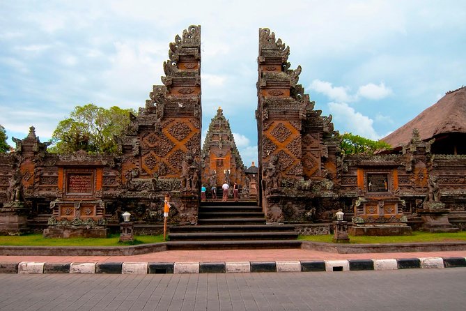 Monkey Forest, Ubud, Waterfall and Rice Terrace - Ubud Art Market: shopping with a time limit