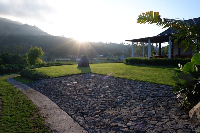 Mount Batur Sunrise Trekking Guide - Picnic breakfast, hot tea, and bottled water
