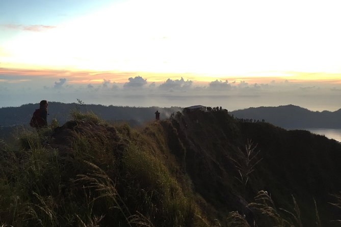 Mount Batur Sunrise Trekking Private All Inclusive - Exploring the crater and the descent
