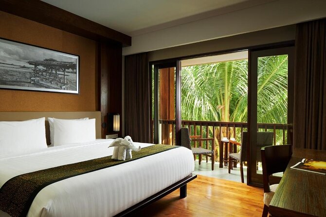 Mount Bromo & Ijen & Madakaripura Waterfall Tour (4D3N) - Hotel - Who should book this East Java adventure?