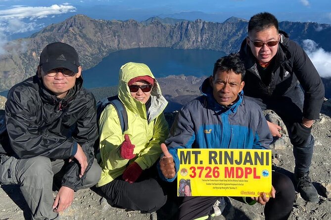 MOUNT RINJANI CLIMB 2DAYS to Crater rim - Food, guides, and porter service