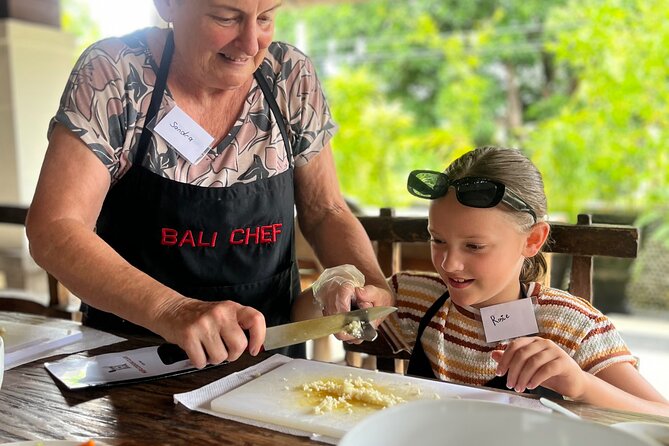 Mufu Rendang Cooking Class Kuta - The morning market and its local ingredients