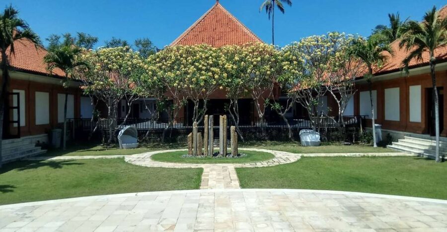 Nusa Dua: Museum Pasifika Admission Ticket with Audio Guide - Entering Museum Pasifika in Nusa Dua