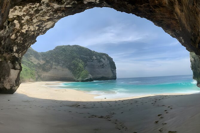 Nusa Penida Island Beach Tours with Snorkeling From Bali - Crystal Bay and the limits of a 30-minute stop