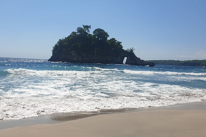 Nusa Penida Island Day Trip - Broken Beach and the cliff at Pasih Uug