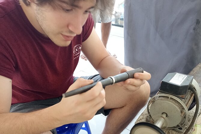 Ondox Silver Class and jewelry UBUD - Shaping silver by hand