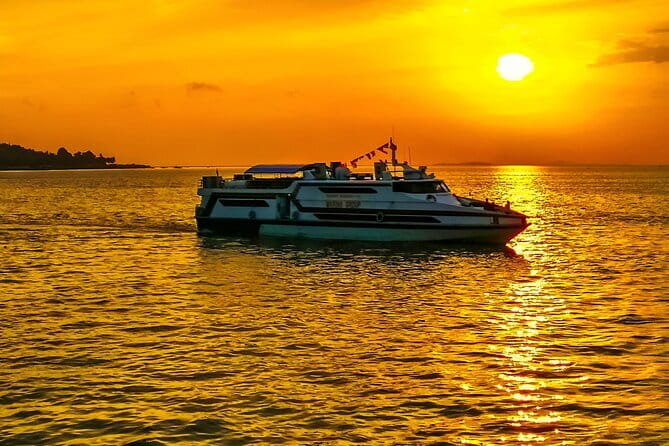 One-way Ticket Fast Boat from Sanur Bali or Nusa Lembongan - Punctuality, comfort, and service
