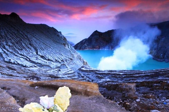 Overnight Mount Ijen Blue Fire Trek Tour From Bali (Private-All Inclusive) - Day 1: Ulun Danu Beratan sets the tone