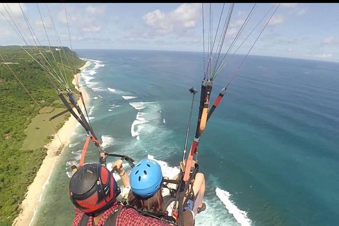 Paragliding Bali at Uluwatu Cliff with Photos/Videos - Flying above Uluwatu’s southern cliffs