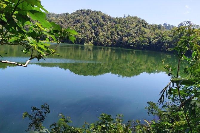 Pauls Flores Tour Labuan Bajo to Ende Flores Land Tour inland by Car 6 Days - Day 4: Riung’s islands by boat