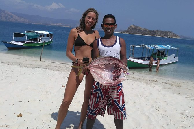 Pauls Flores Tour Labuan Bajo to Ende Flores Land Tour inland by Car 6 Days - Paul’s role and the value of a private car