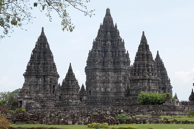 Prambanan Private Tour From Semarang Cruise Port - Leaving Tanjung Emas Port with a private vehicle